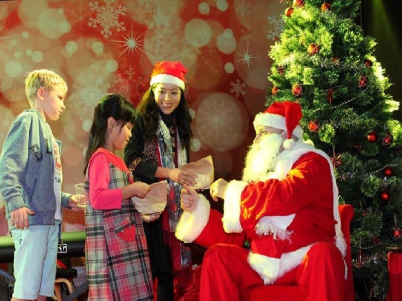 Dịch vụ Ông Già Noel phát quà giáng sinh tại TP Vinh Nghệ An